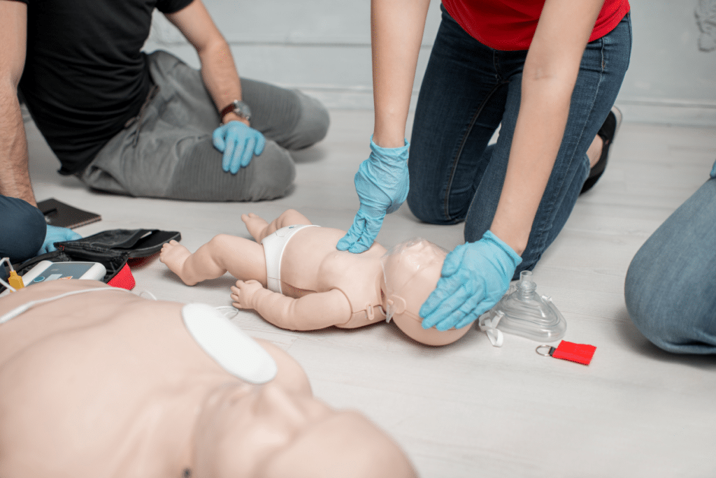 udzielanie pierwszej pomocy resuscytacja u dziecka 