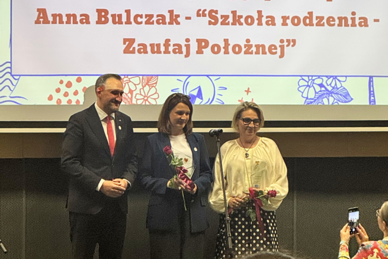 bursztynowe-serce-na-dloni-2026